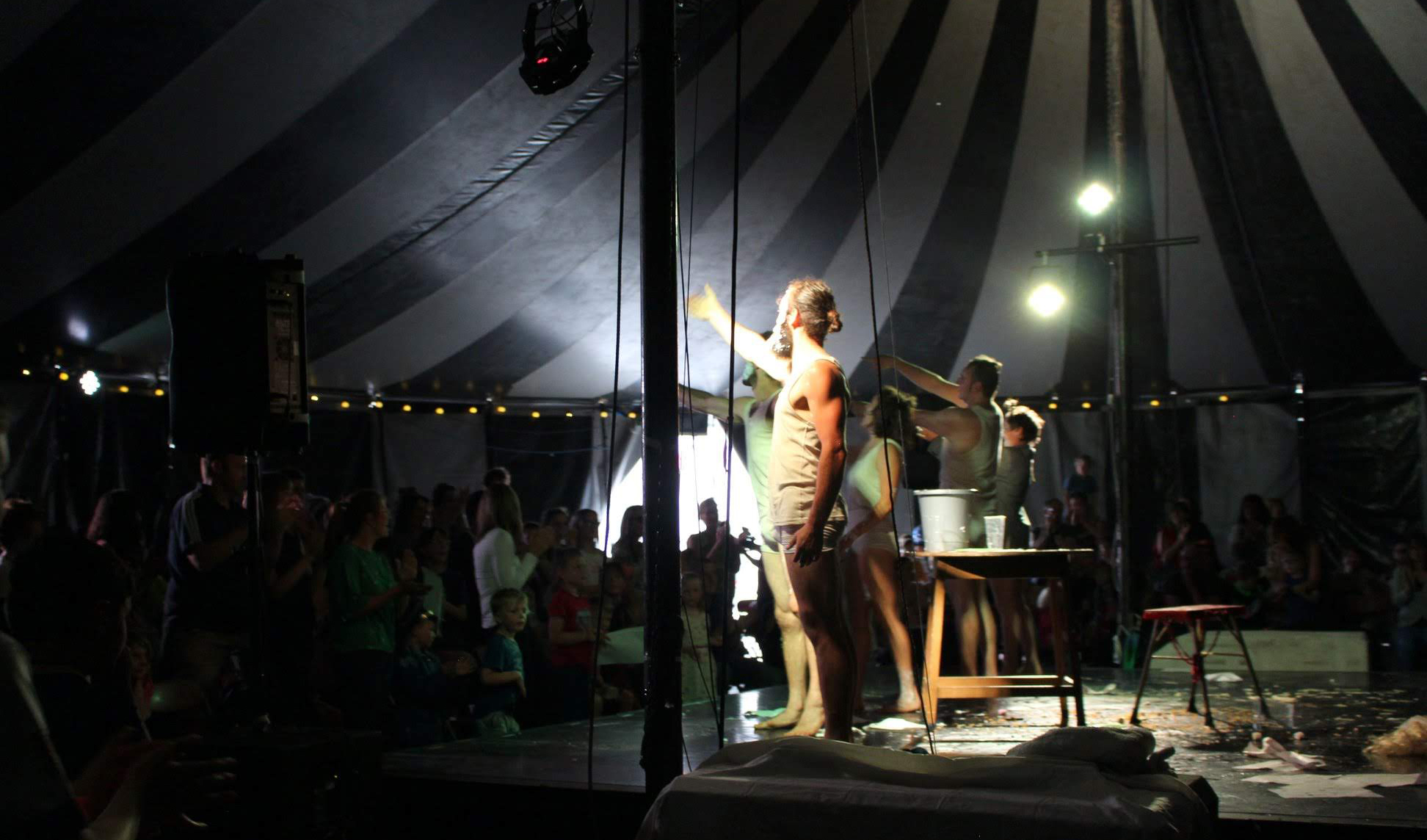 05_tumble_circus ©Cairde Arts